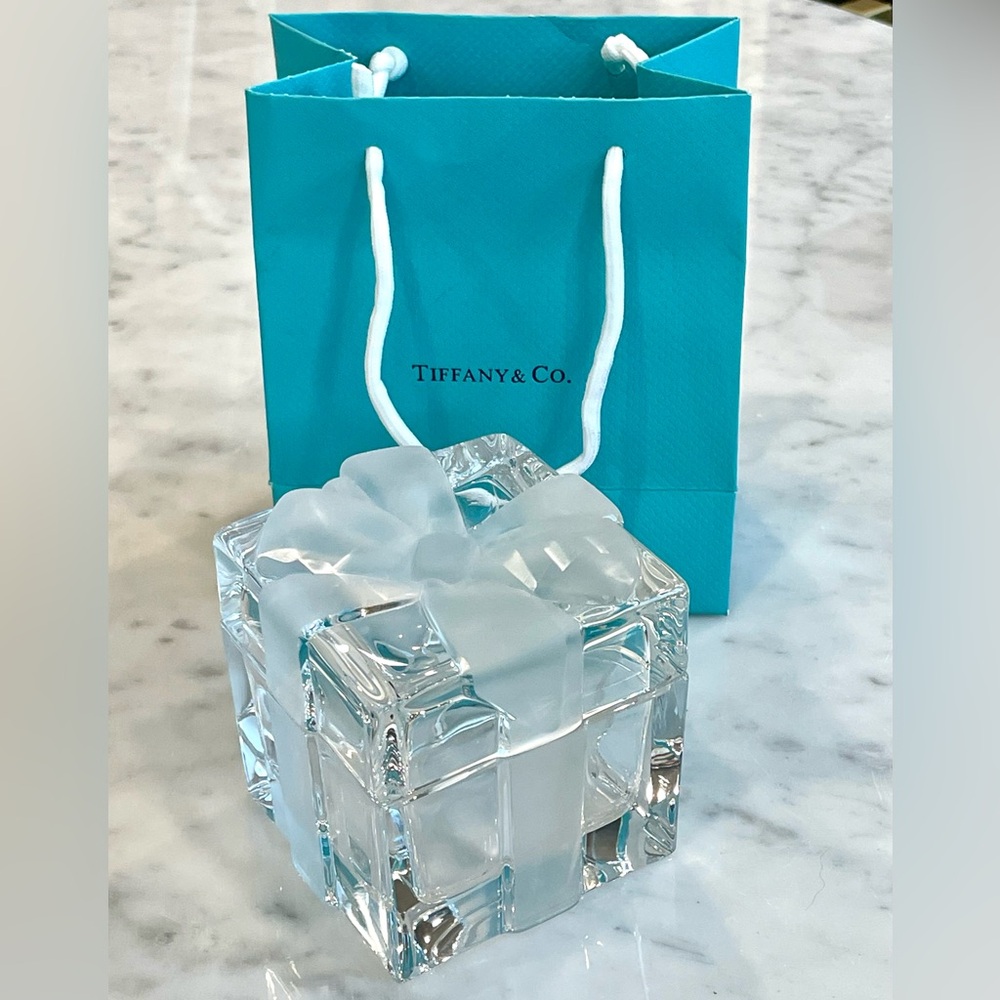 Tiffany & Co. Crystal Trinket Box w/Frosted Ribbon, EUC, 3x3x3